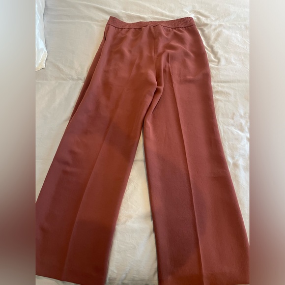 Aritzia Limitless Pant Relaxed Trouser - Picture 3 of 3